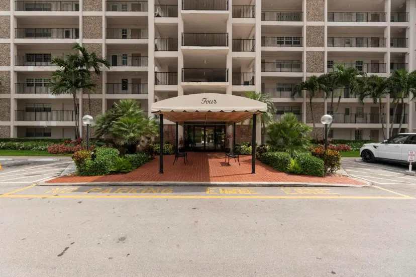Picture of 3000 N Palm Aire Dr 601, Pompano Beach FL 33069