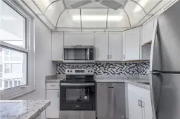 Picture of 1624 Pine Valley Dr 218, Fort Myers, FL 33907