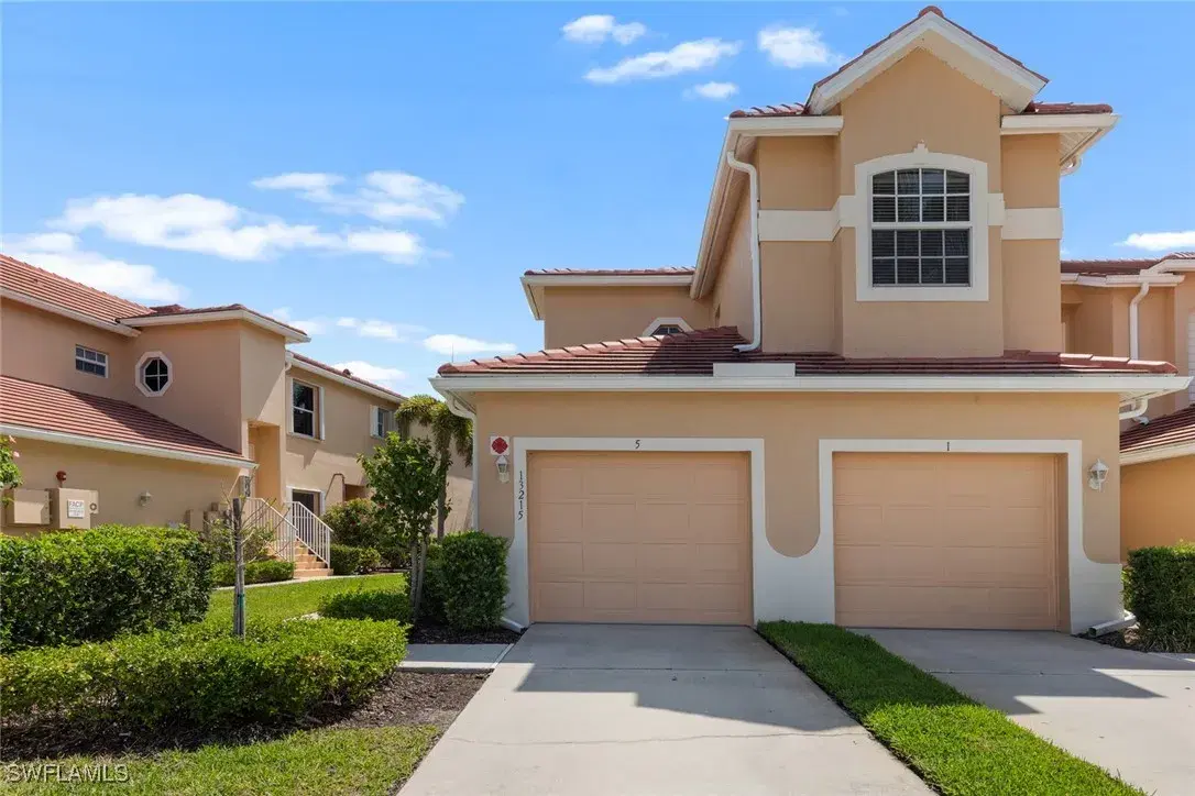 Picture of 13215 Silver Thorn Loop 205, North Fort Myers, FL 33903