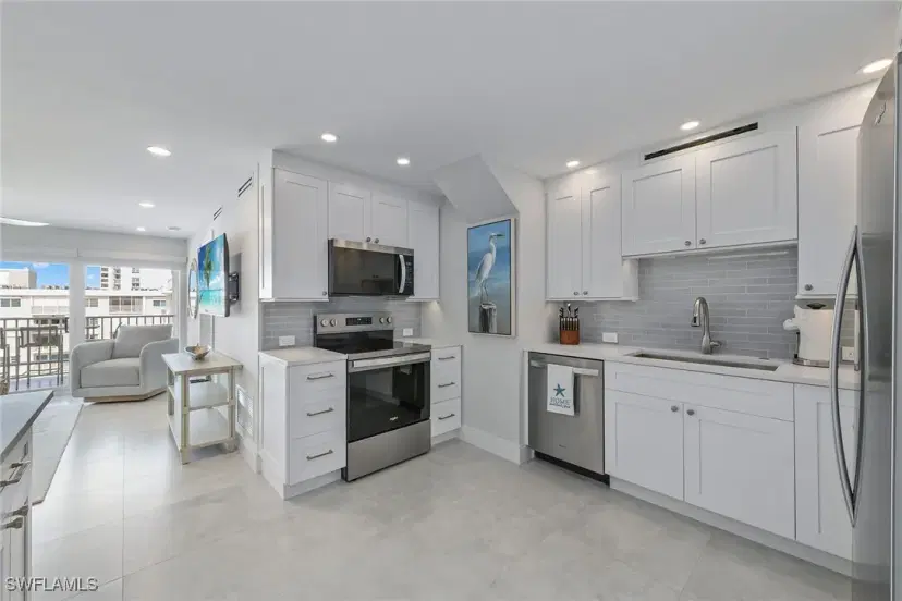 Picture of 3443 Gulf Shore Blvd N 813, Naples FL 34103