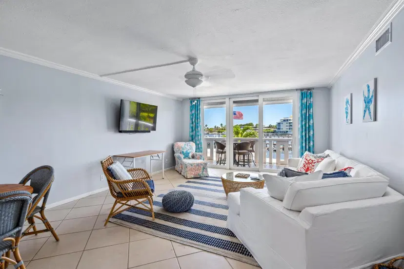 Picture of 231 E Lantana Road 203, Lantana FL 33462