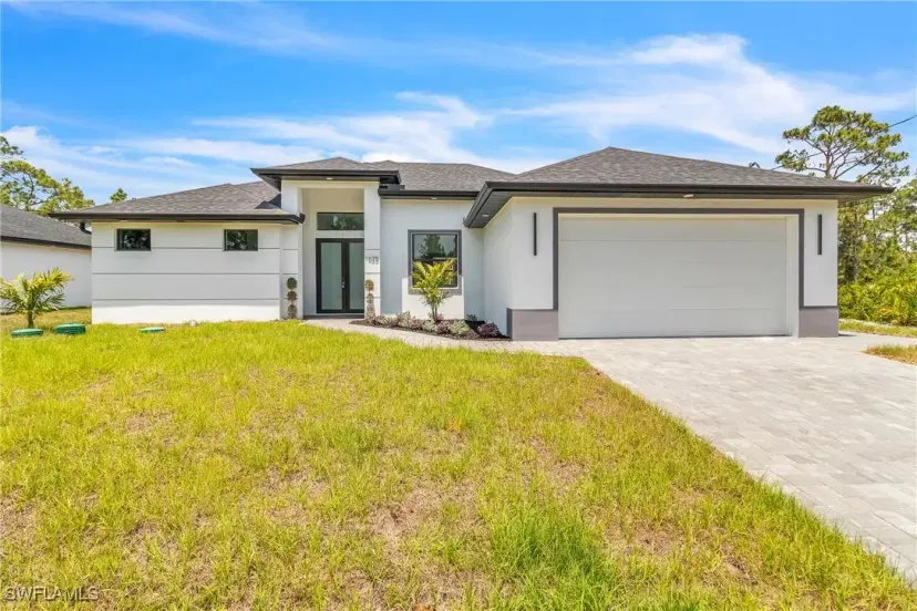 Picture of 1025 Gladys St, Lehigh Acres FL 33974