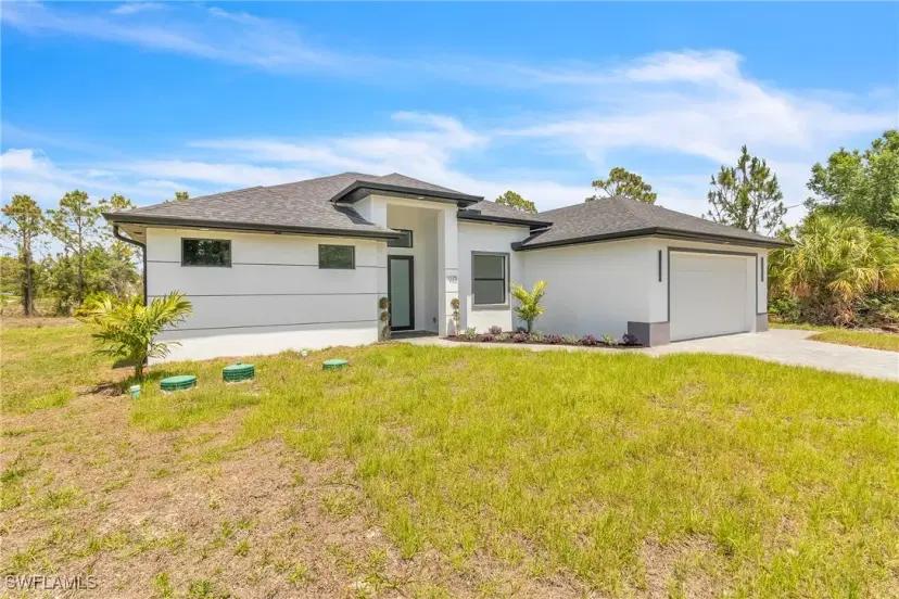 Picture of 1025 Gladys St, Lehigh Acres FL 33974