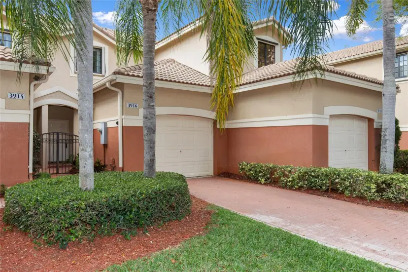 Picture of 3916 Tree Top Dr, Weston FL 33332