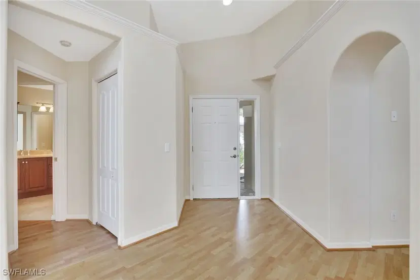 Picture of 1347 Old Oak Ln, Naples FL 34110