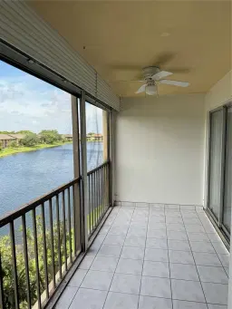Picture of 3905 N Nob Hill Rd 302, Sunrise, FL 33351