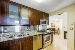 Picture of 3475 N Country Club Drive 602, Aventura, FL 33180