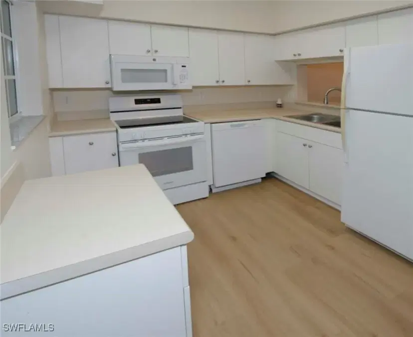 Picture of 8423 Bernwood Cove Loop 406, Fort Myers FL 33966