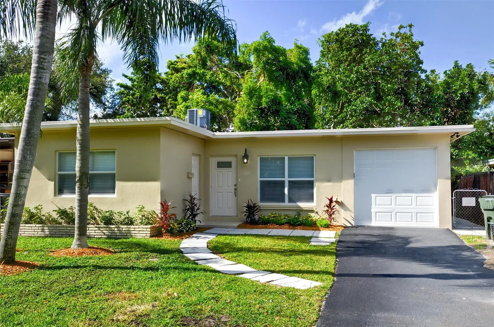 Picture of 1835 Park Ln, Fort Lauderdale, FL 33315