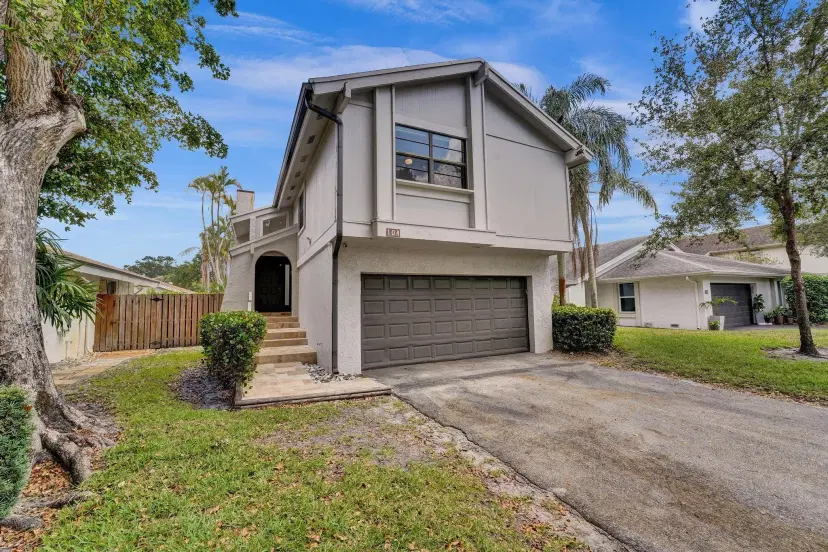 Picture of 104 Kensington Rd, Hollywood FL 33021