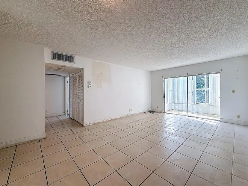 Picture of 5102 NW 36Th St 512, Lauderdale Lakes FL 33319