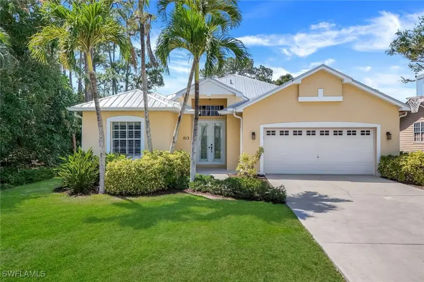 Picture of 813 E Valley Dr, Bonita Springs FL 34134