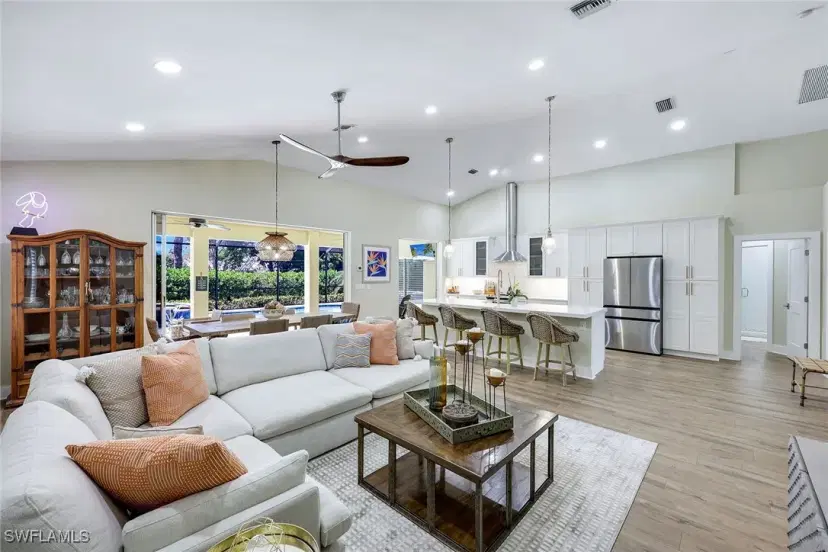 Picture of 813 E Valley Dr, Bonita Springs FL 34134