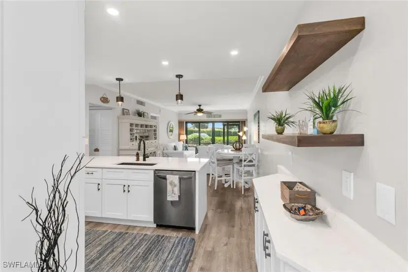 Picture of 46 Manor Ter E 8-108, Marco Island FL 34145