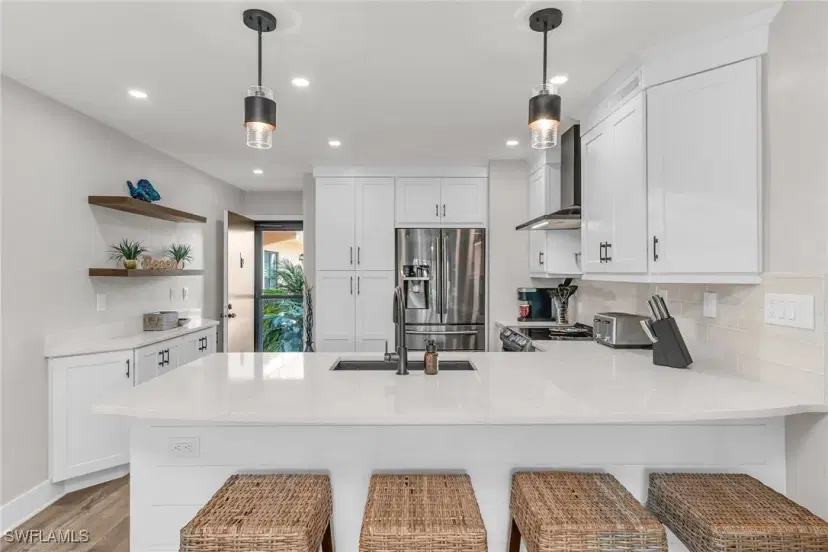 Picture of 46 Manor Ter E 8-108, Marco Island FL 34145