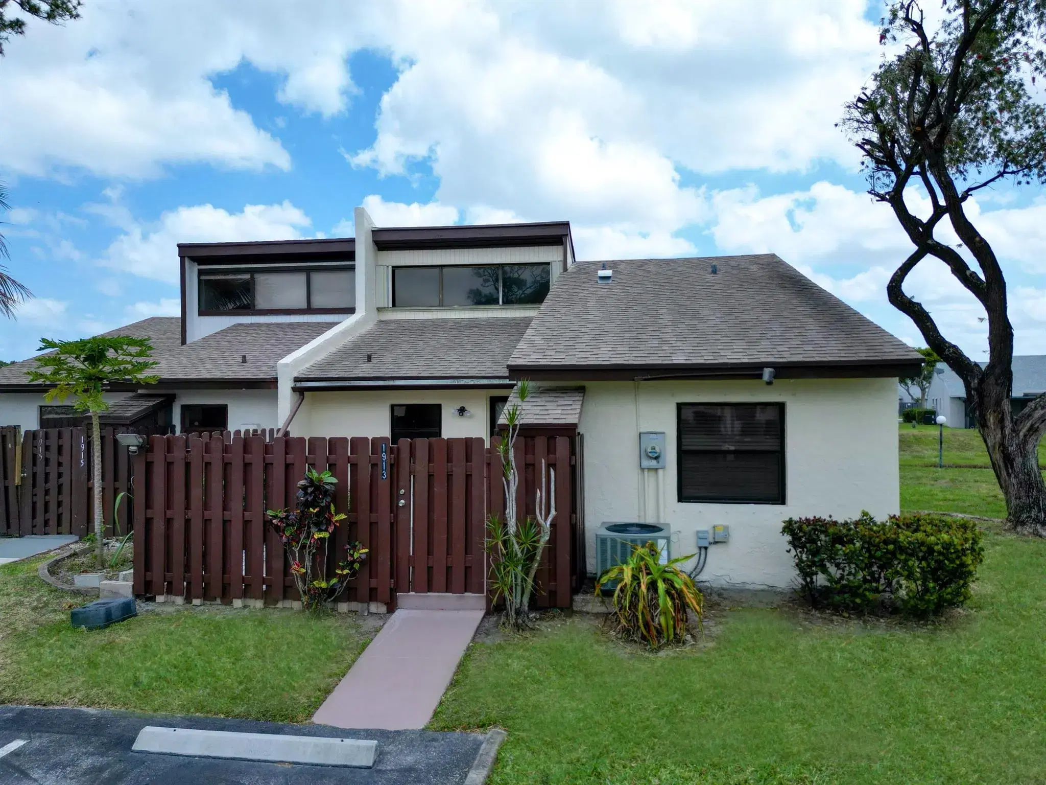 Picture of 1913 Abbey Road, West Palm Beach, FL 33415