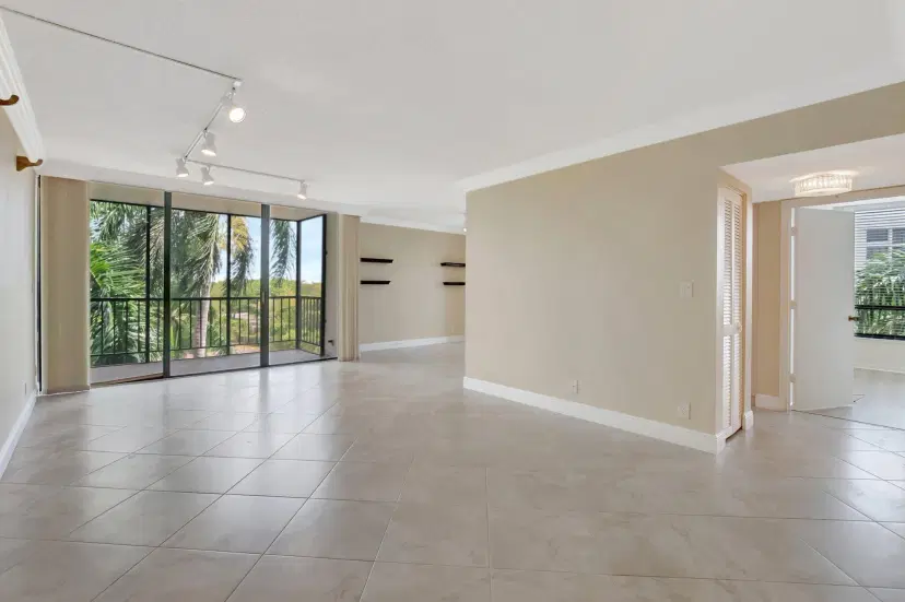Picture of 6805 Willow Wood Drive 5052, Boca Raton FL 33434