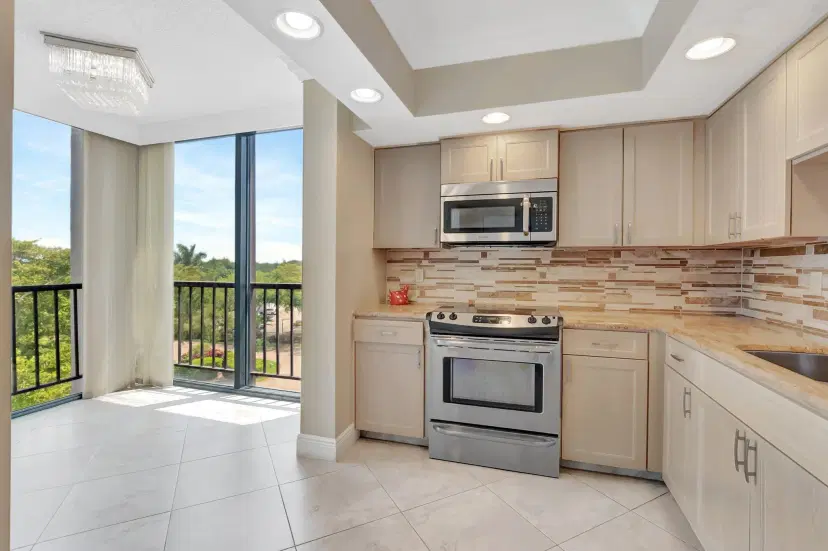 Picture of 6805 Willow Wood Drive 5052, Boca Raton FL 33434