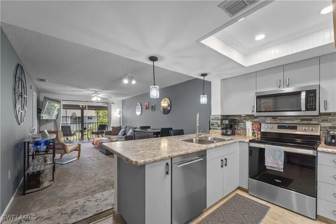Picture of 8140 Summerlin Village Cir 305, Fort Myers, FL 33919