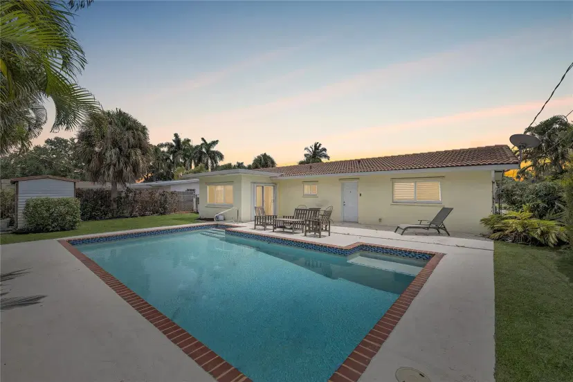 Picture of 2011 NE 34Th St, Lighthouse Point FL 33064