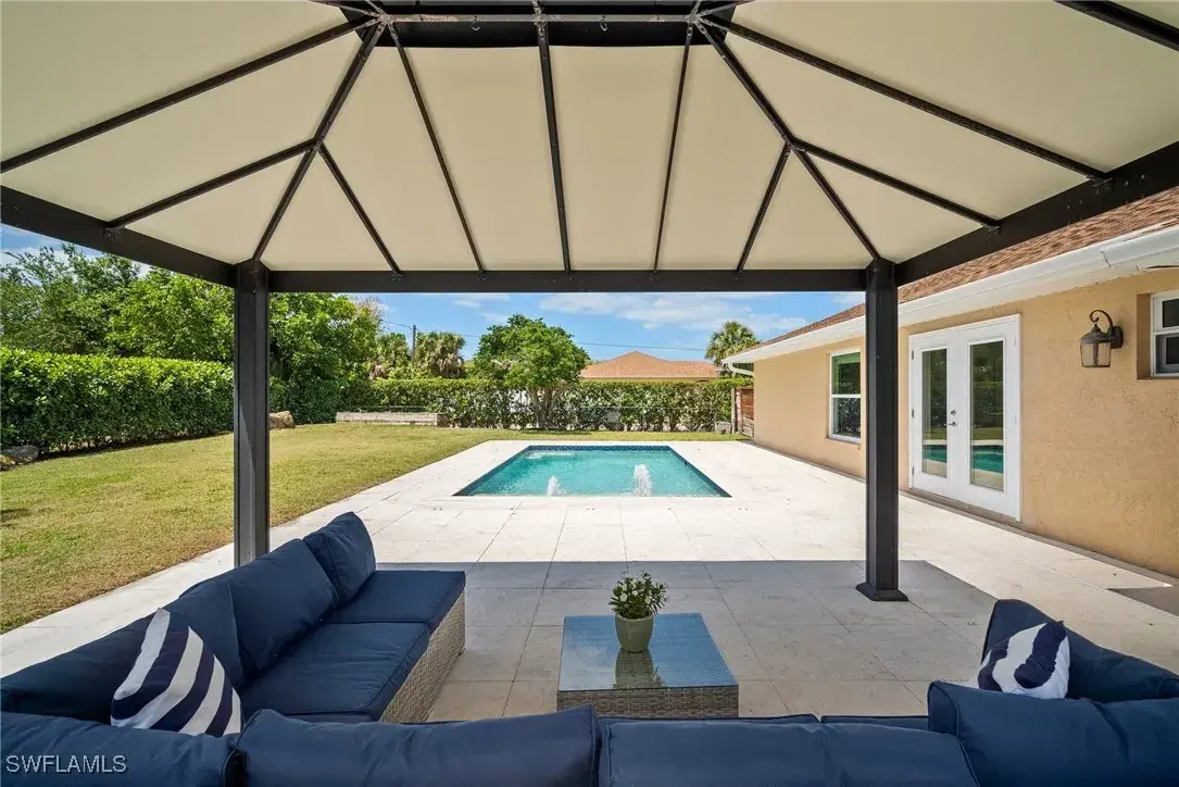 Picture of 206 Willowick Dr, Naples, FL 34110