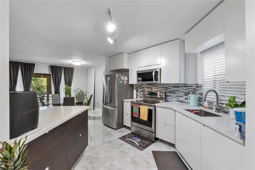 Picture of 6855 W Broward Blvd 302, Plantation FL 33317