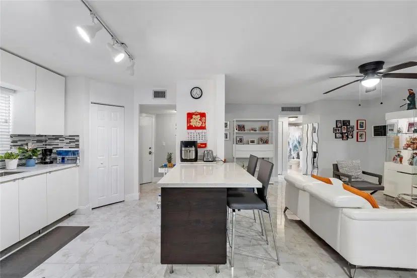 Picture of 6855 W Broward Blvd 302, Plantation FL 33317