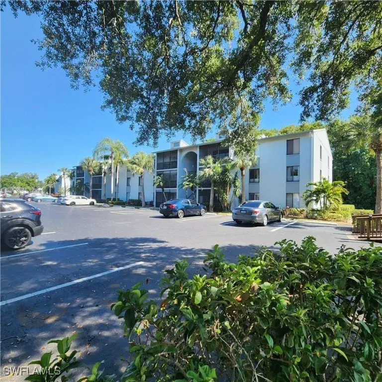 Picture of 9610 Green Cypress Ln 11-C2, Fort Myers, FL 33905