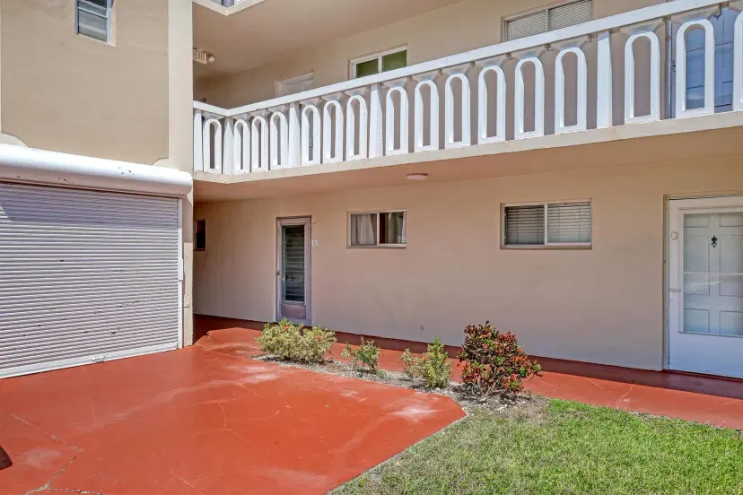 Picture of 2581 N Garden Drive 107, Lake Worth FL 33461