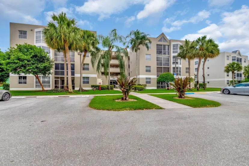 Picture of 5910 Morningstar Circle 401, Delray Beach FL 33484