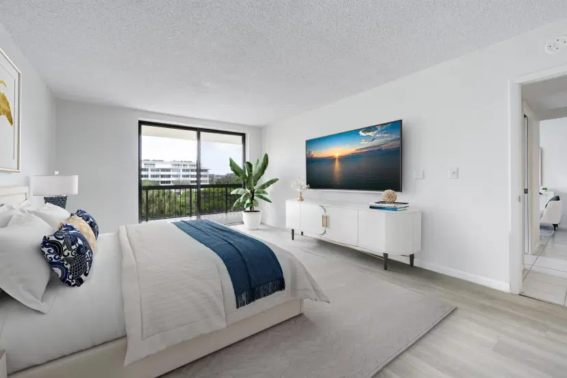 Picture of 2778 S Ocean Boulevard 306S, Palm Beach FL 33480