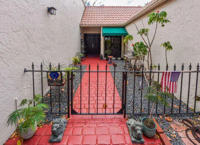 Picture of 6674 Las Flores Drive, Boca Raton, FL 33433