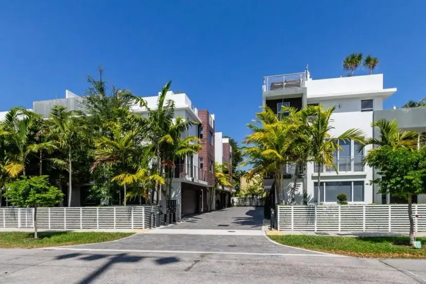 Picture of 700 NE 14Th Ave 208, Fort Lauderdale FL 33304