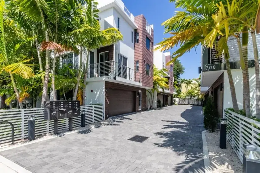 Picture of 700 NE 14Th Ave 208, Fort Lauderdale FL 33304