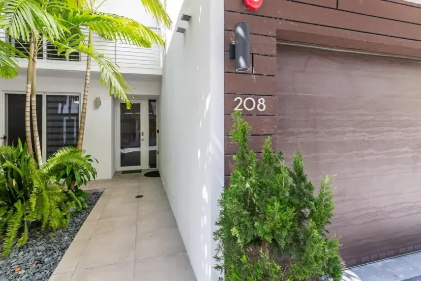 Picture of 700 NE 14Th Ave 208, Fort Lauderdale FL 33304