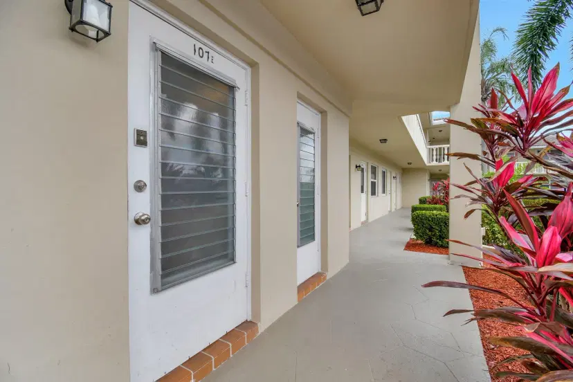 Picture of 2131 NE 42Nd Court 107E, Lighthouse Point FL 33064