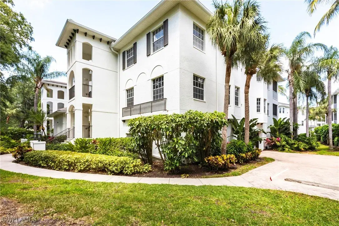Picture of 831 Sailaway Ln 203, Naples, FL 34108