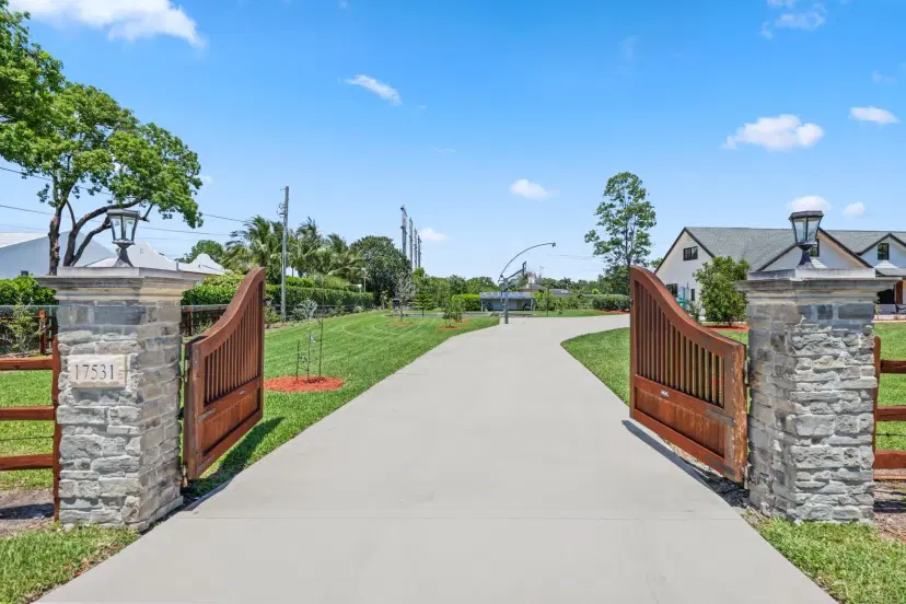 Picture of 17531 SW 68Th Ct, Southwest Ranches FL 33331