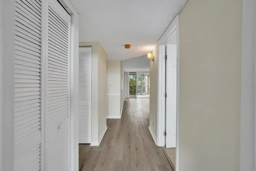 Picture of 9510 Seagrape Dr 301, Davie FL 33324