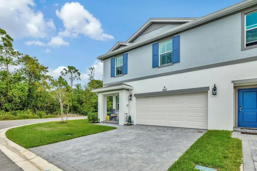 Picture of 601 NE Waters Edge Lane 2101, Port St Lucie FL 34983