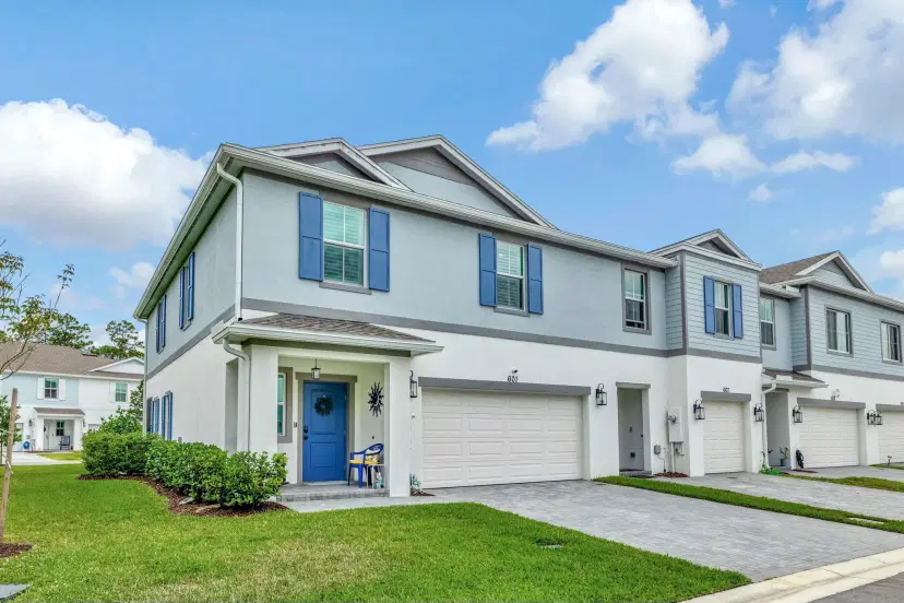 Picture of 601 NE Waters Edge Lane 2101, Port St Lucie FL 34983