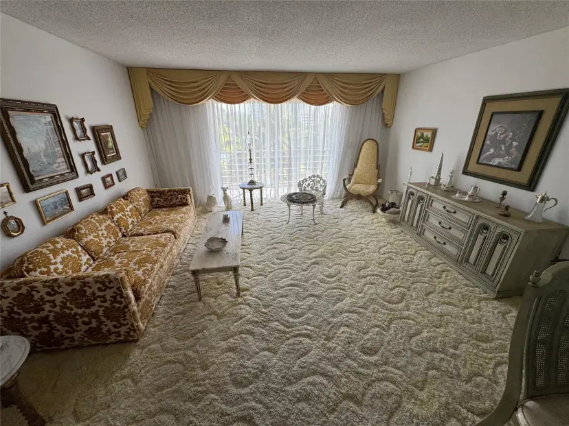 Picture of 200 NE 14Th Ave 522, Hallandale Beach FL 33009