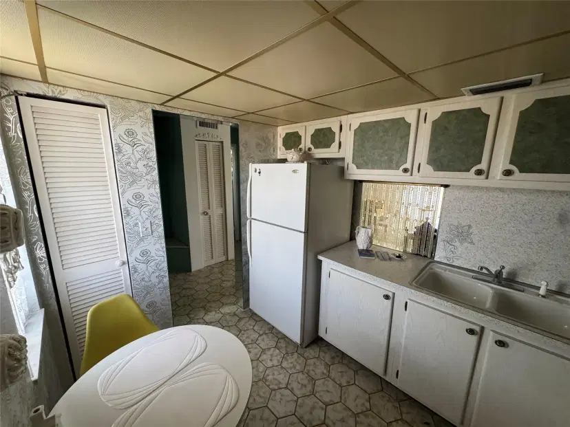 Picture of 200 NE 14Th Ave 522, Hallandale Beach FL 33009