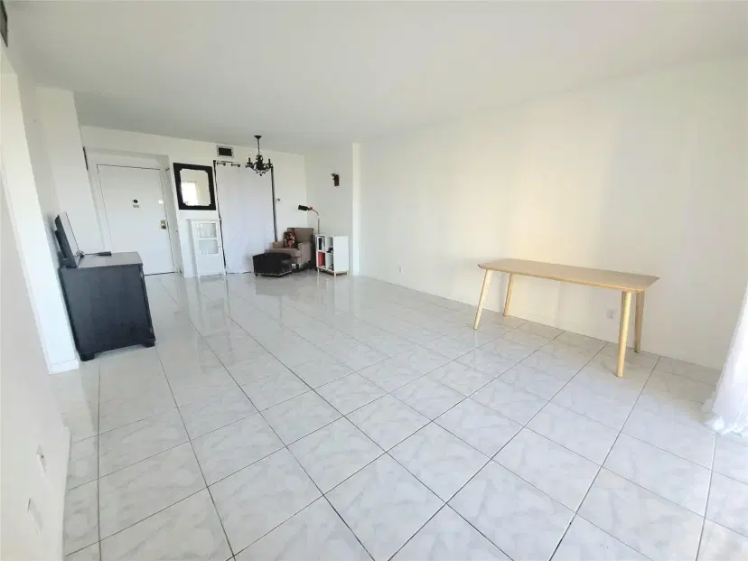 Picture of 4330 Hillcrest Dr 705, Hollywood FL 33021