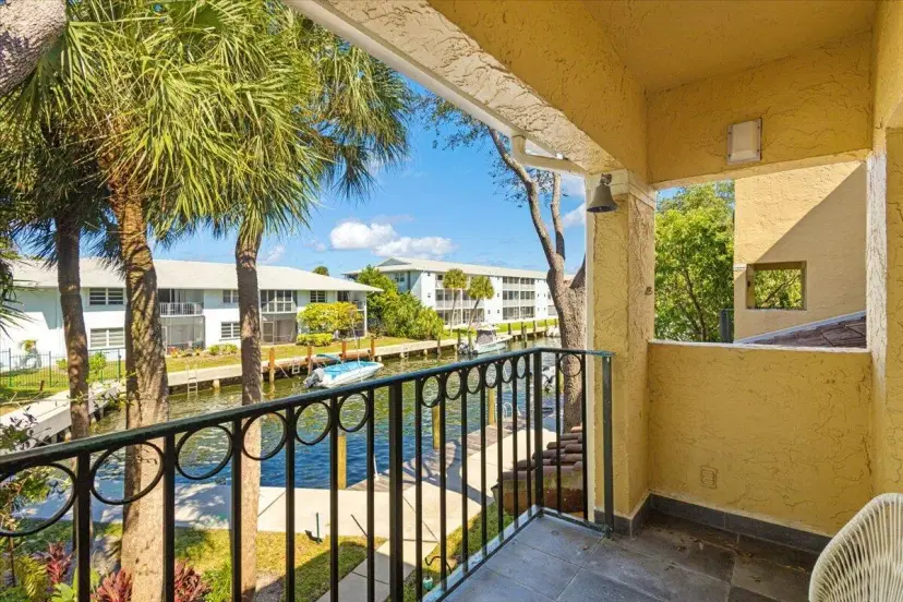 Picture of 1105 Lake Shore Drive 202, Lake Park FL 33403