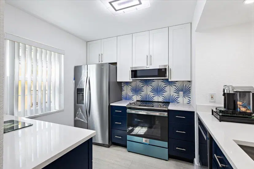 Picture of 1105 Lake Shore Drive 202, Lake Park FL 33403