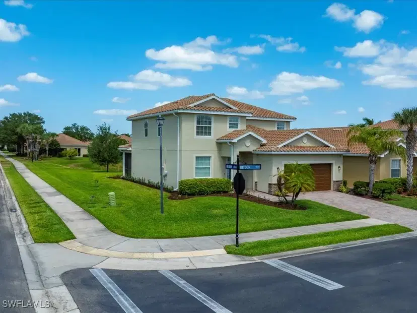 Picture of 2478 Heydon Cir E, Naples FL 34120