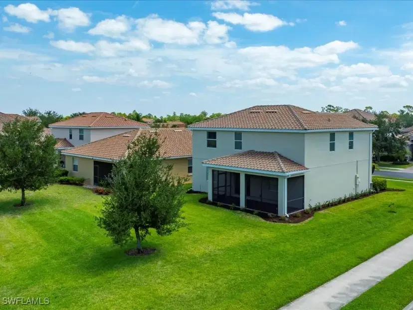 Picture of 2478 Heydon Cir E, Naples FL 34120