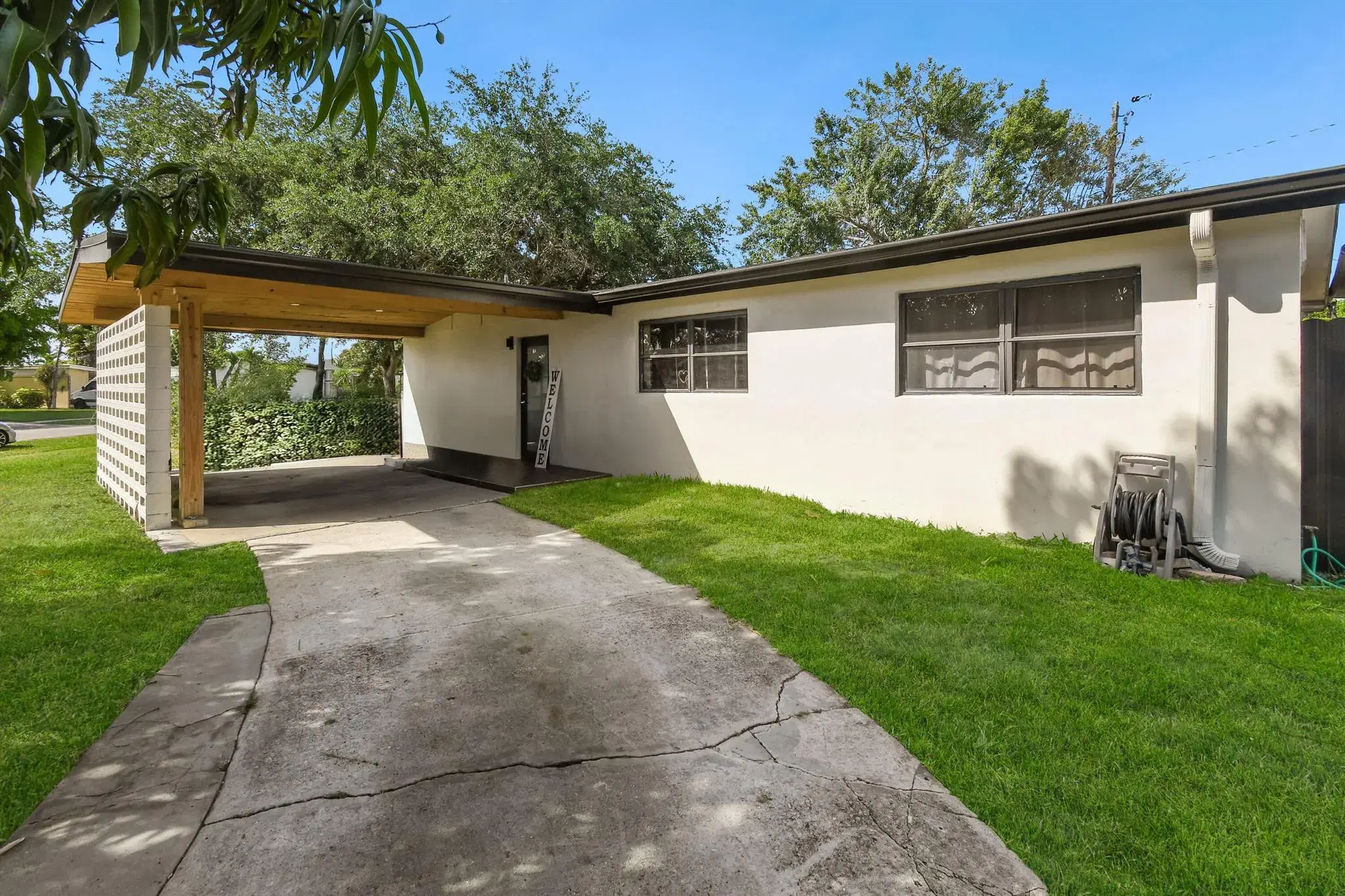Picture of 800 Hibiscus Drive, Royal Palm Beach, FL 33411