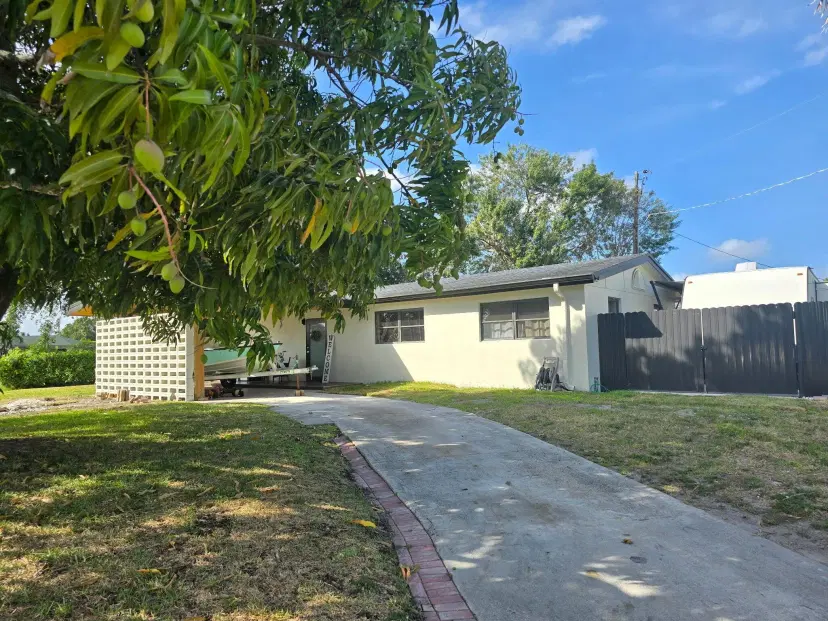 Picture of 800 Hibiscus Drive, Royal Palm Beach FL 33411